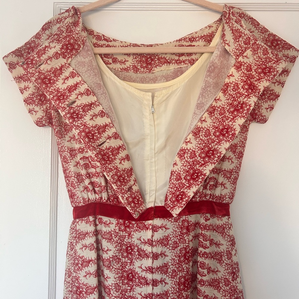 ❣️ *True Vintage* Pretty Red and Cream Embroidered Floral Dress - Picture 5 of 15